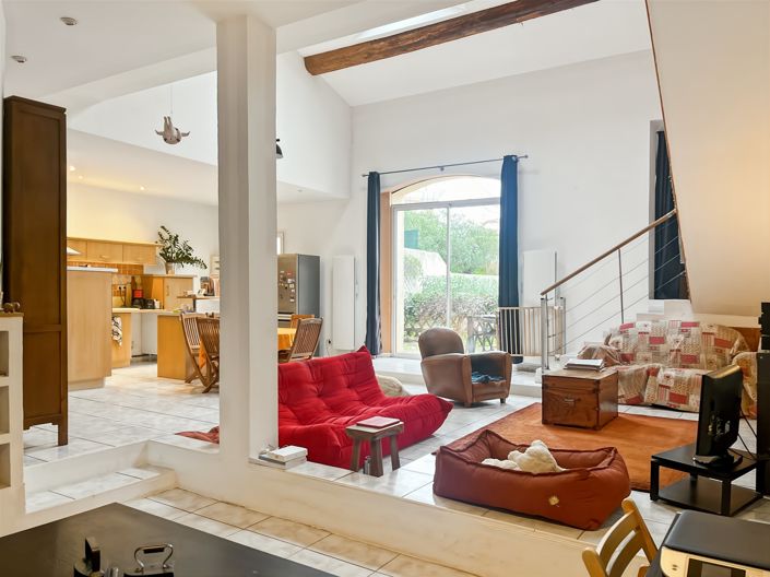 Image No.3-5 Bed House for sale