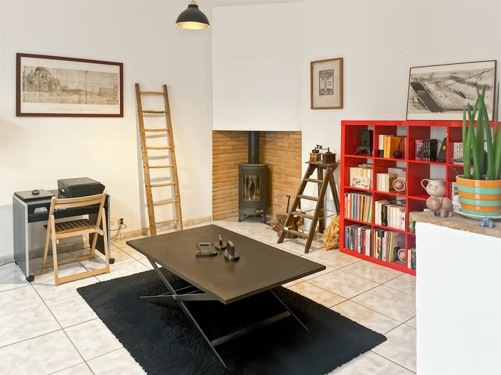 Image No.6-5 Bed House for sale