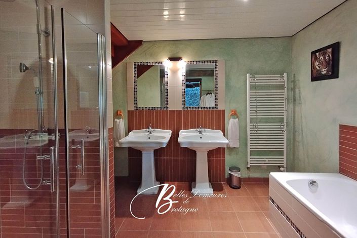 Image No.17-8 Bed House for sale