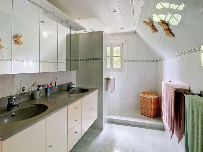 Image No.12-4 Bed House for sale