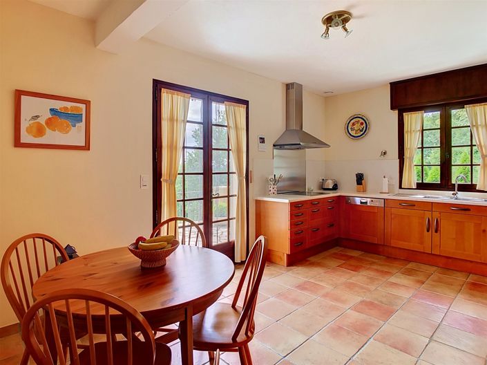 Image No.7-4 Bed House for sale