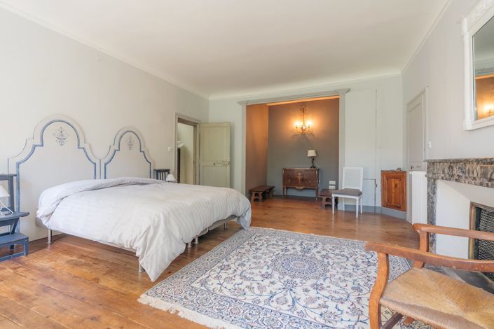 Image No.19-11 Bed Property for sale
