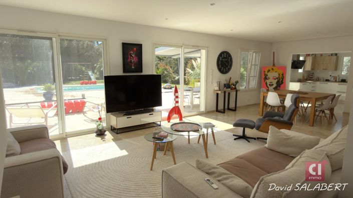 Image No.4-5 Bed House for sale