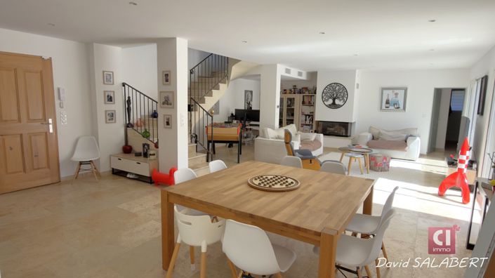 Image No.5-5 Bed House for sale