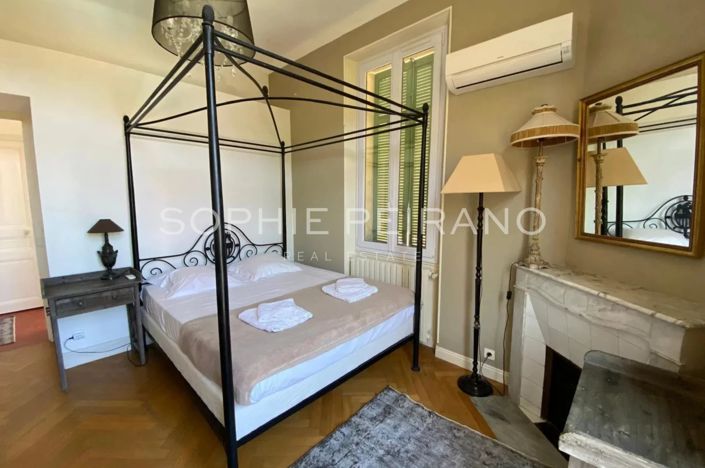 Image No.8-6 Bed House for sale