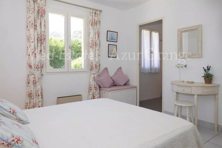 Image No.15-4 Bed House for sale