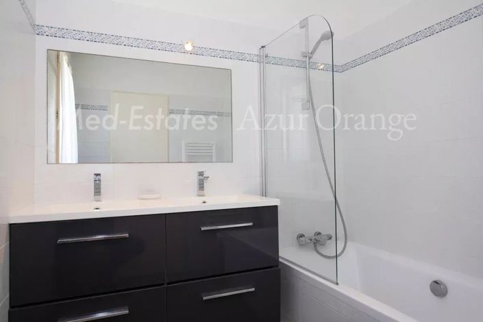 Image No.16-4 Bed House for sale