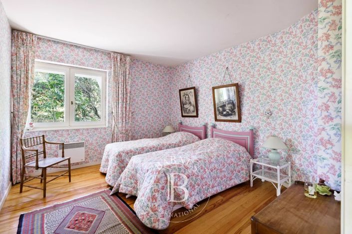Image No.18-8 Bed House for sale