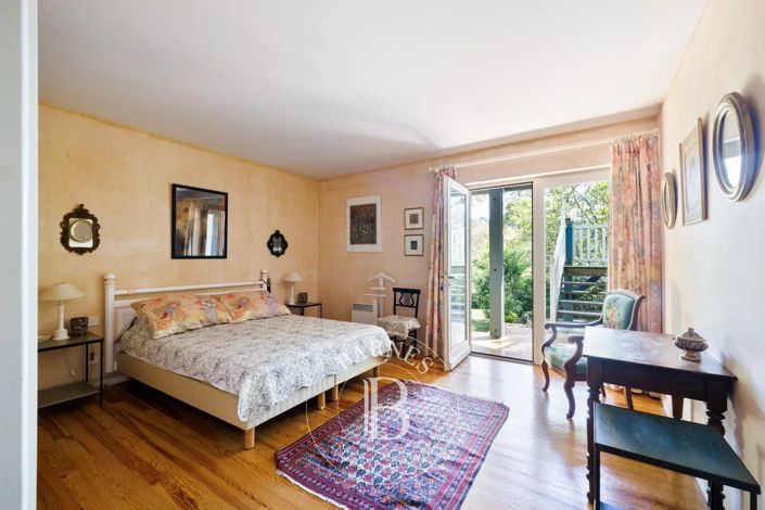 Image No.20-8 Bed House for sale
