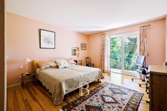 Image No.22-8 Bed House for sale