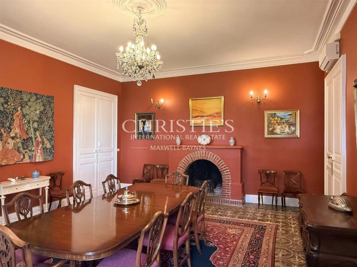 Image No.4-10 Bed House for sale