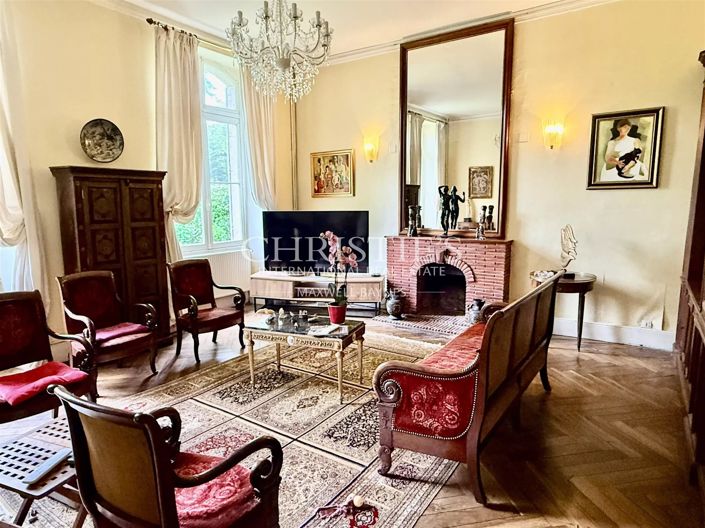 Image No.7-10 Bed House for sale
