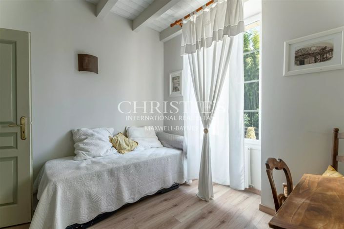 Image No.16-13 Bed House for sale