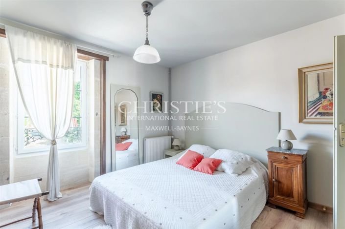 Image No.19-13 Bed House for sale