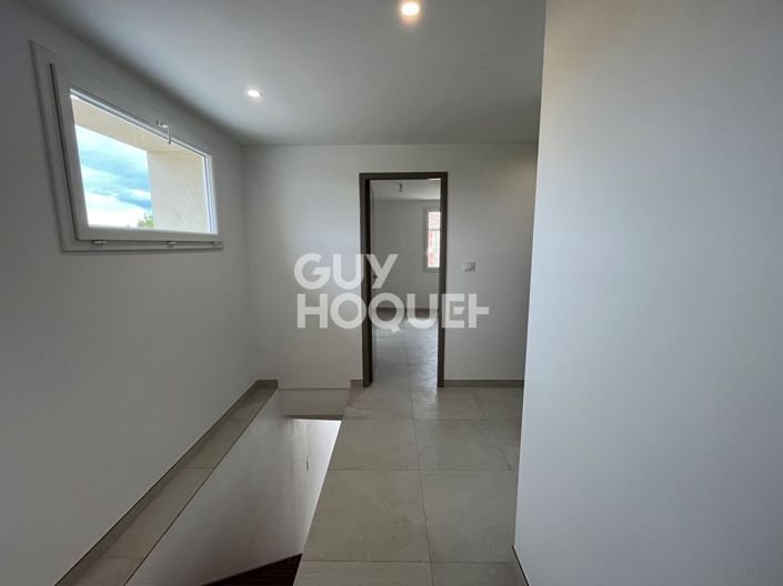 Image No.9-2 Bed House for sale