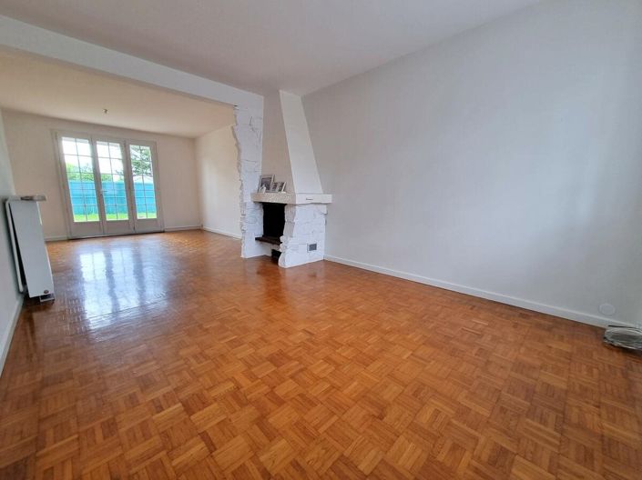 Image No.2-3 Bed House for sale