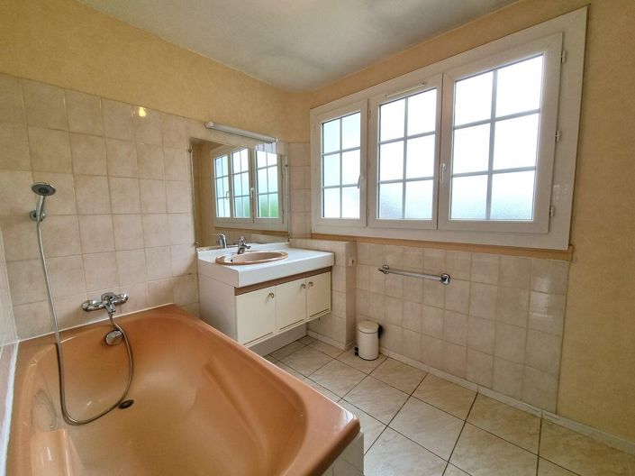 Image No.7-3 Bed House for sale
