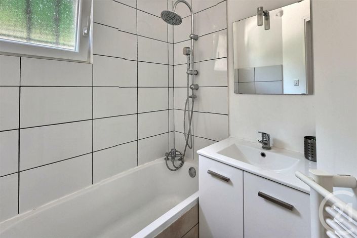 Image No.10-5 Bed House for sale