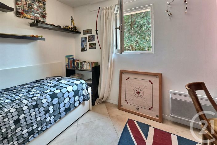 Image No.11-5 Bed House for sale
