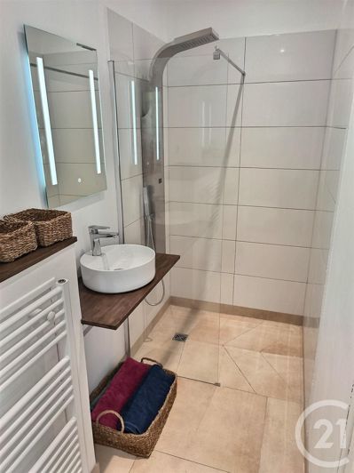 Image No.8-5 Bed House for sale