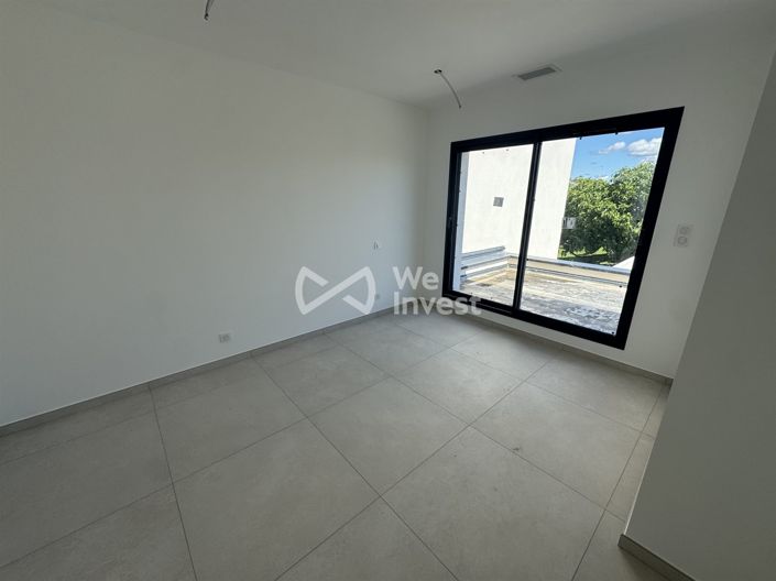 Image No.10-4 Bed House for sale