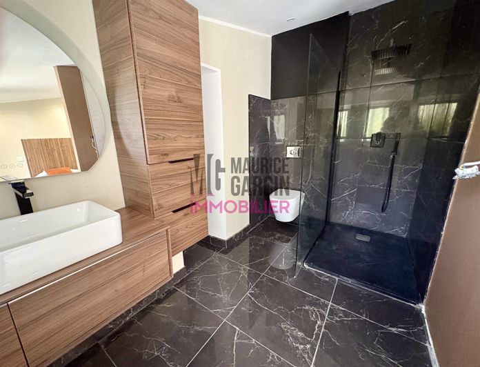 Image No.7-3 Bed House for sale