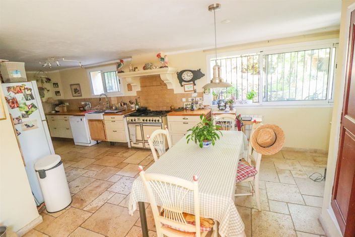 Image No.13-6 Bed House for sale