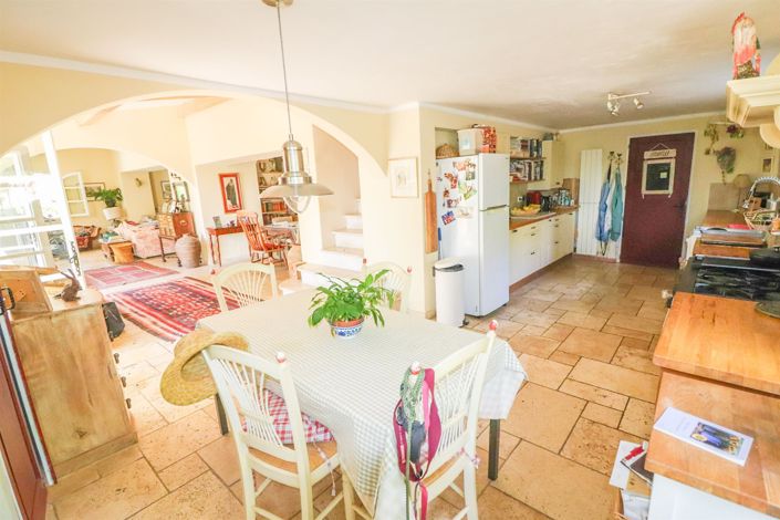 Image No.14-6 Bed House for sale