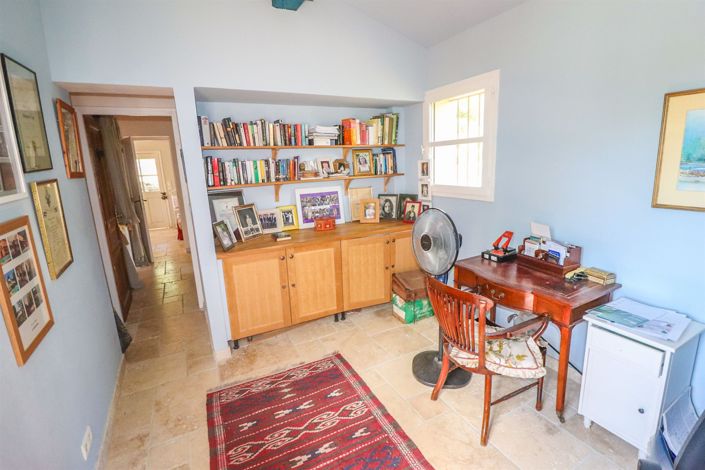Image No.24-6 Bed House for sale