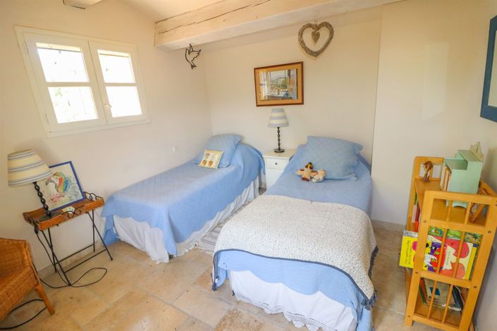 Image No.27-6 Bed House for sale