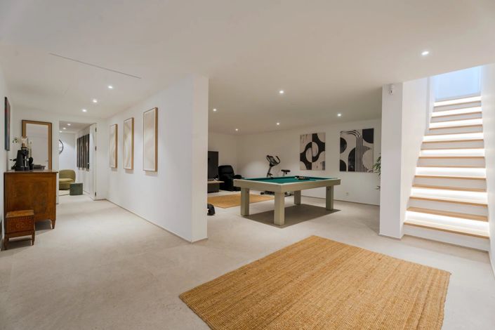 Image No.17-5 Bed House for sale