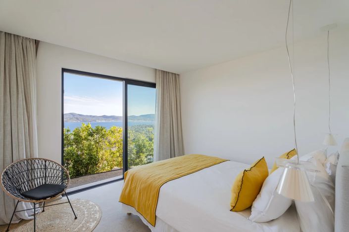 Image No.18-5 Bed House for sale