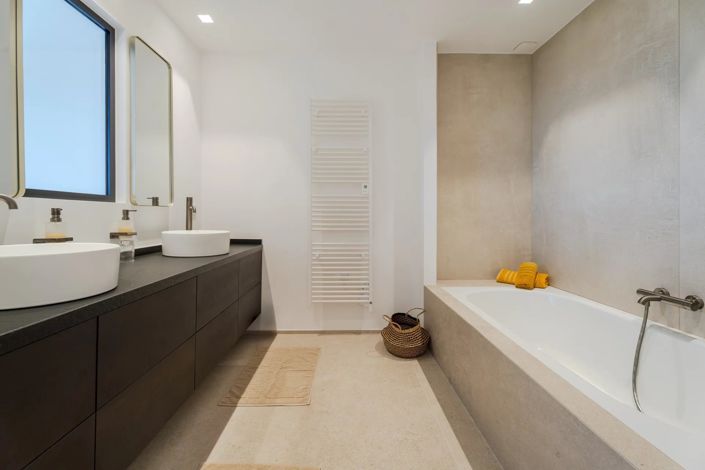 Image No.19-5 Bed House for sale