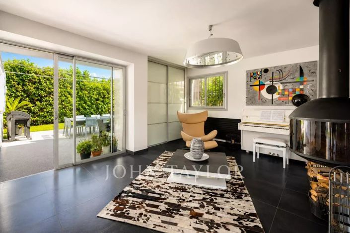 Image No.6-7 Bed House for sale
