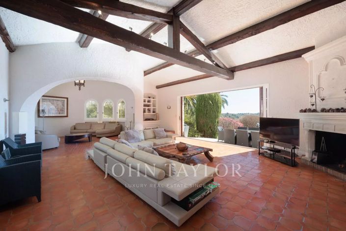 Image No.6-4 Bed House for sale