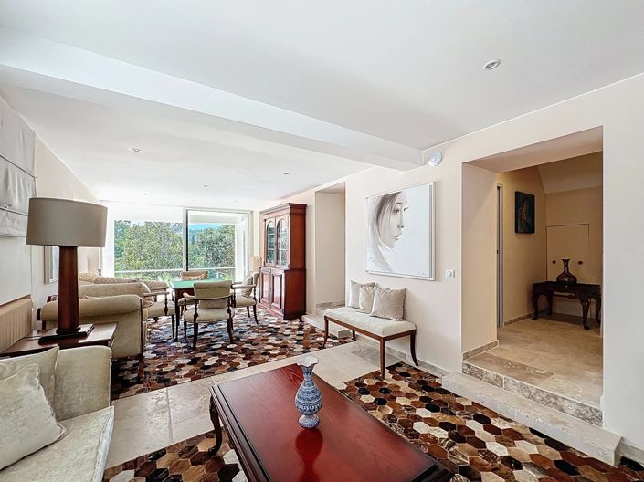 Image No.10-6 Bed House for sale
