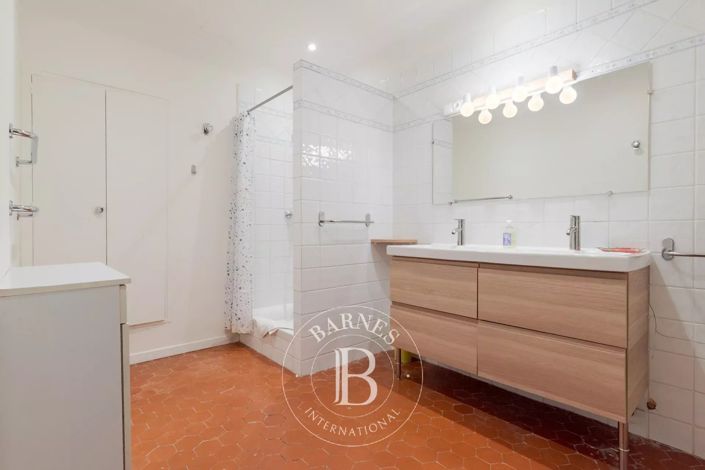 Image No.15-11 Bed House for sale