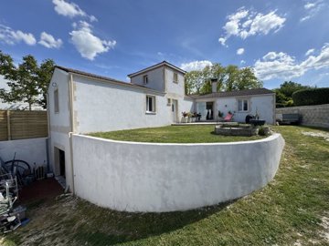 1 - Arvert, House