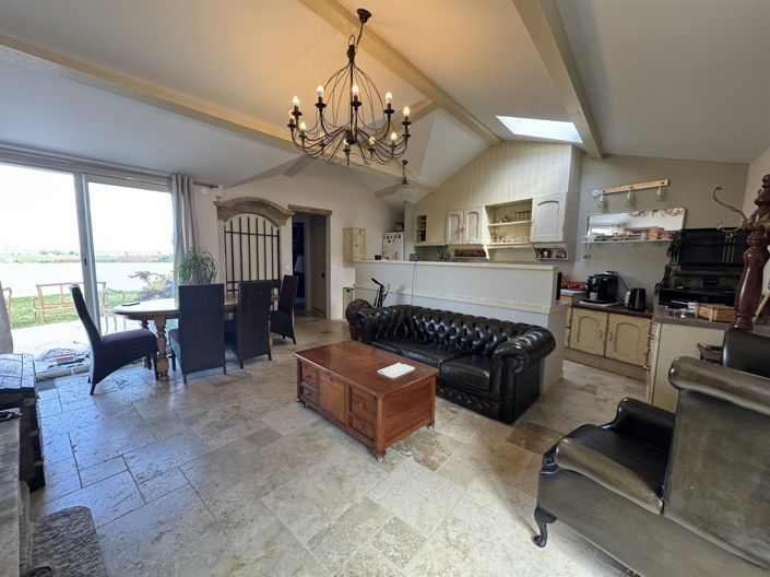 Image No.2-4 Bed House for sale