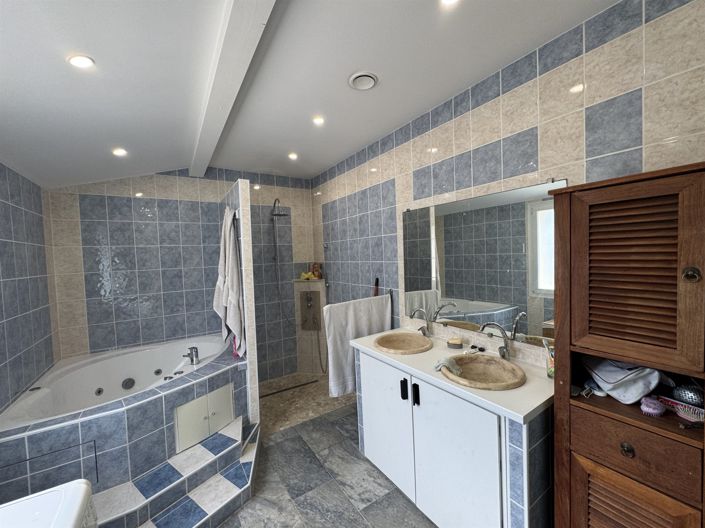 Image No.5-4 Bed House for sale