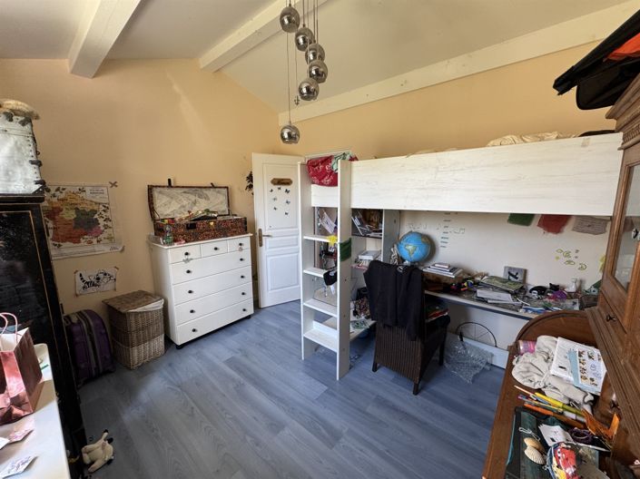 Image No.8-4 Bed House for sale