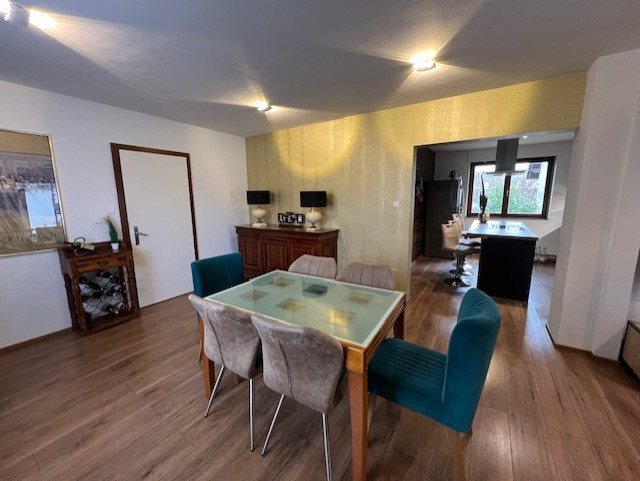 Image No.4-5 Bed House for sale