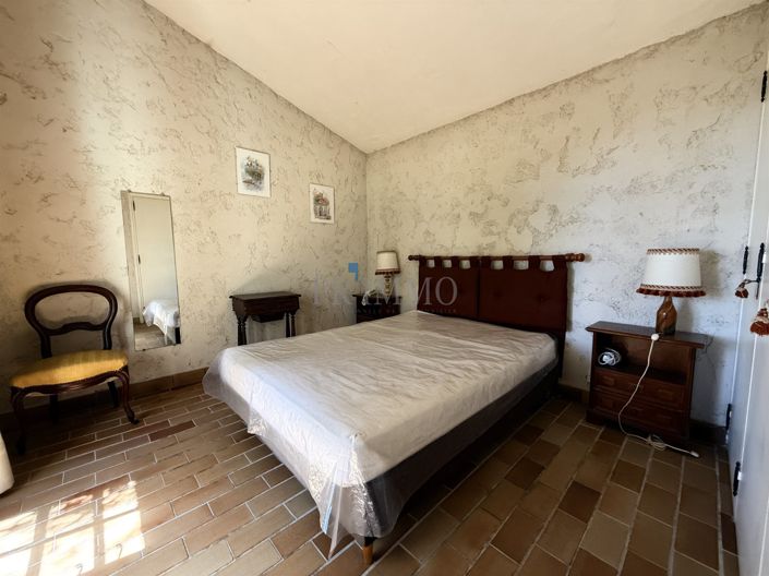 Image No.18-3 Bed House for sale