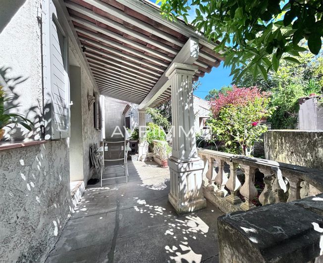 Image No.2-5 Bed House for sale