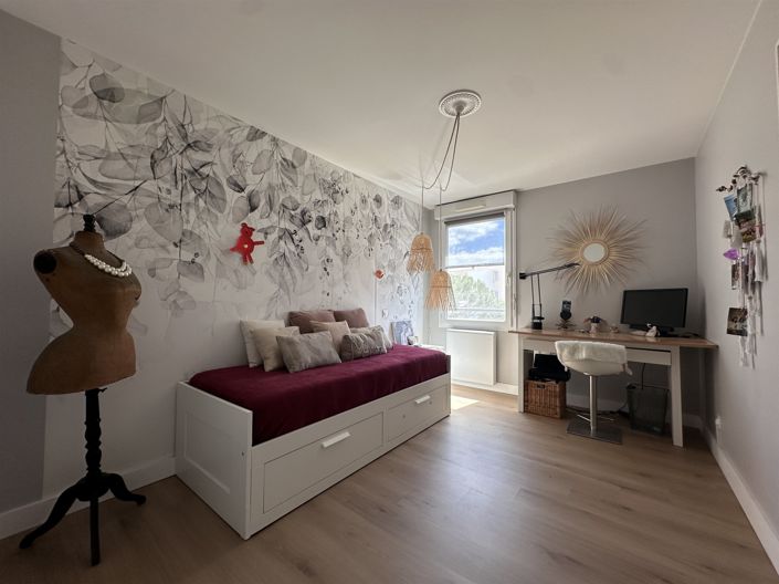 Image No.12-2 Bed Apartment for sale