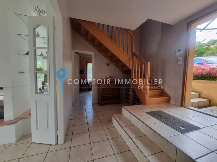 Image No.10-5 Bed House for sale