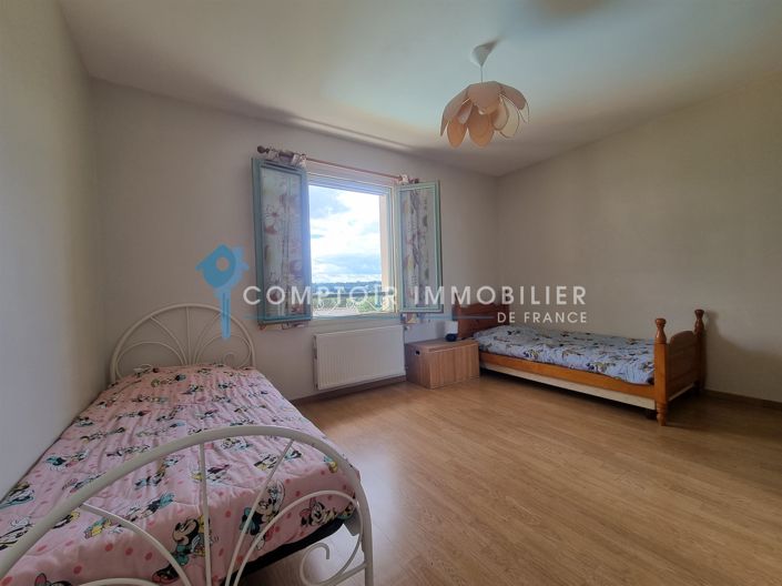 Image No.11-5 Bed House for sale