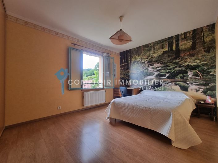 Image No.16-5 Bed House for sale