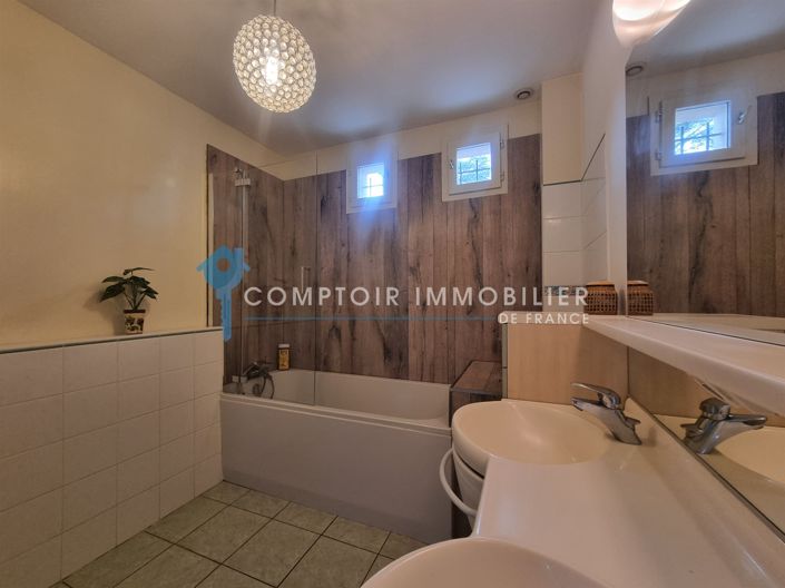 Image No.17-5 Bed House for sale
