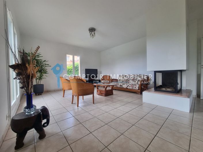 Image No.4-5 Bed House for sale